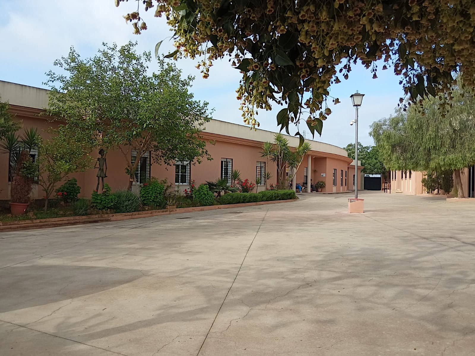 Centro de acogida para personas sin hogar y/o en situacion de emergencia social